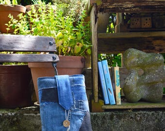 Zero waste denim book sleeve ; patchwork book protection ; gift for bookworm