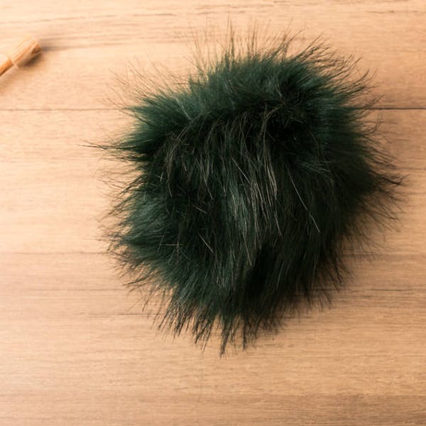 Pompon en fausse fourrure 5 cm