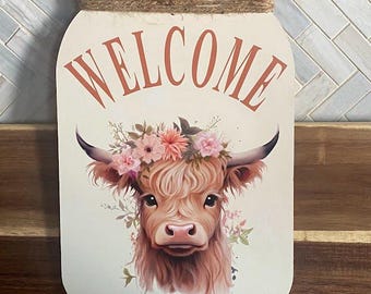 Farmhouse Highland Cow Welcome Sign: Mason Jar Door Hanger