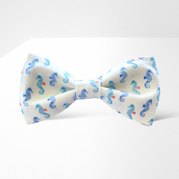 Seahorses bow tie, White blue bow tie, Sea world bow tie, Seahorse bow tie, Cotton bow tie, Marine gift idea, Gift for him, Beach Wedding