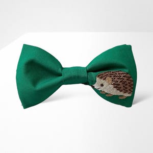 Igel Fliege, Kunst Fliege, Natur Geschenkidee, Kreative Fliege, Fliege für Igel Liebhaber, Grüne Fliege, Waldwelt Fliegen