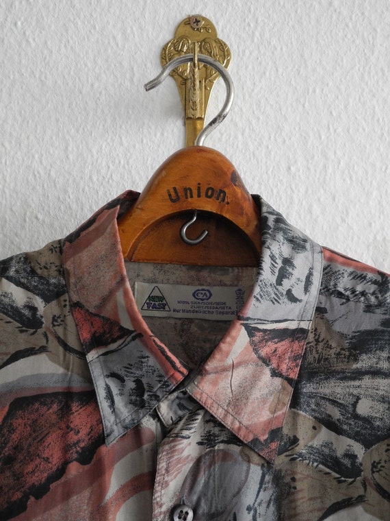 Nouvelle chemise de soie rapide M/L gris rose 90 Camo s surdimensionné Camo 90 psychédélique Hawaii Miami Vice surf planche à roulettes 88836c Nouvelle chemise de soie rapide M/L gris rose 90 Camo s surdimensionné Camo 90 psychédélique Hawaii Miami Vice surf planche à roulettes 88836c