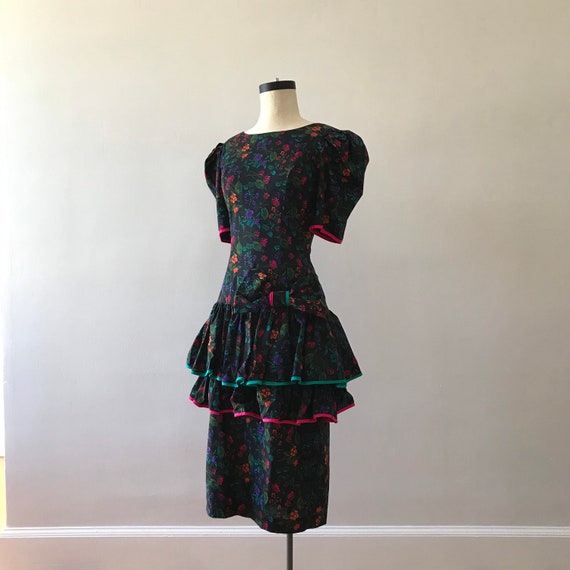 midi dress and converse Short Sleeve Green Floral Midi Dress