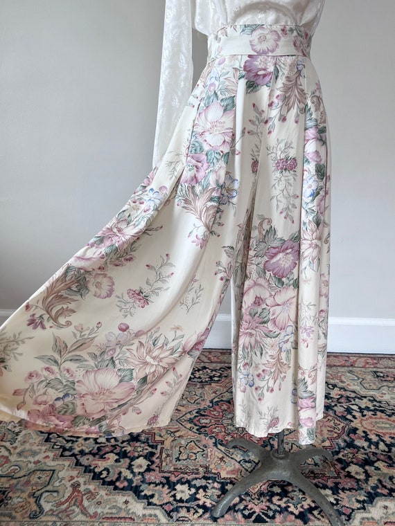 Rayon floral high waisted pants - image 7