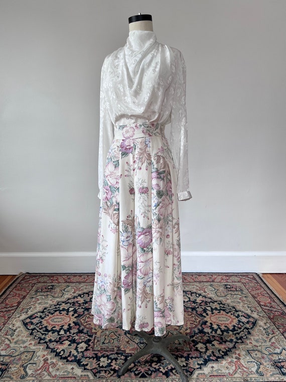 Rayon floral high waisted pants - image 1