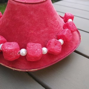 Handmade necklace in polymer clay: &quot;Fiery cubes and white spheres&quot;. necklace. polymerclay.fimo.red -