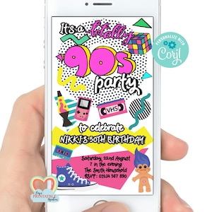 Puede incluir: Una invitaci&oacute;n digital para una fiesta con tem&aacute;tica de los 90. La invitaci&oacute;n presenta un dise&ntilde;o colorido con un tel&eacute;fono retro, un cartucho de juego, una cinta VHS, un mu&ntilde;eco troll y el texto "It's a totally 90s party to celebrate Nikki's 50th Birthday".