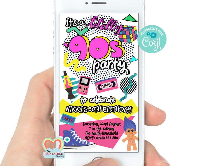 Puede incluir: Una invitaci&oacute;n digital para una fiesta con tem&aacute;tica de los 90. La invitaci&oacute;n presenta un dise&ntilde;o colorido con un tel&eacute;fono retro, un cartucho de juego, una cinta VHS, un mu&ntilde;eco troll y el texto "It's a totally 90s party to celebrate Nikki's 50th Birthday".