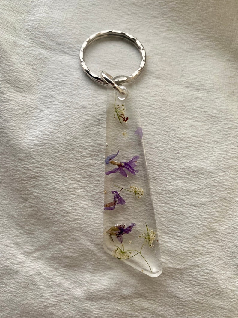 Michigan wildflower keychain image 1