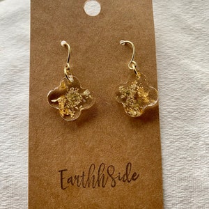 Queen Annes Lace with gold flake earring image 2