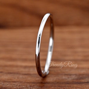 Thin Minimalist High Polished Simple Plain Silver Ring Band / Stackable Engagement Promise Anniversary Ring / Sterling Silver Wedding Band