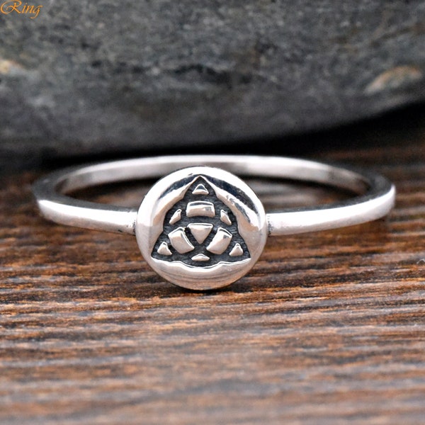 Celtic Triquetra Engraved in 6mm Flat Disc Ring, Solid 925 Sterling Silver Triquestra Trinity Symbol Ring, Womens Dainty Disk Ring