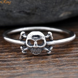Skull & Crossbones Sterling Silver Ring, Skull Ring, Pirate Ring, Gothic Vintage Ring
