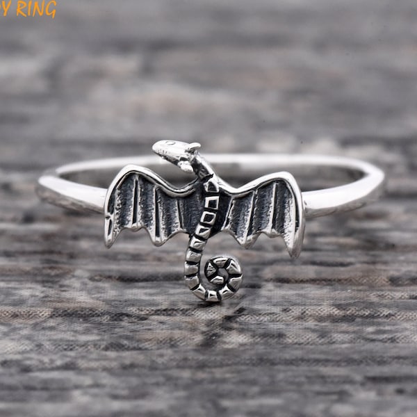 Dragon Ring, Celtic Gothic Theme Dragon Solitaire Silver Ring, Solid 925 Sterling Silver Girls Womens Ring, Oxidized Vintage Anique Ring