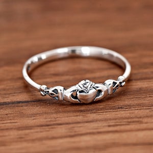 Traditional Irish Claddagh Ring, Oxidized 925 Sterling Silver Tiny Petite Celtic Chladaigh Vintage Ring Girls Children&#39;s, Women&#39;s Thumb Ring