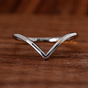 Wishbone top thumb ring