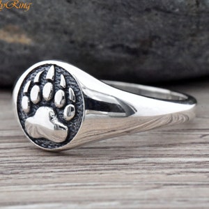 Signet Style Round Disc with Bear Paw Carved Ring, Sterling Silver Bear, Bear Paw Ring, Animal Theme, Unique Gift Idea