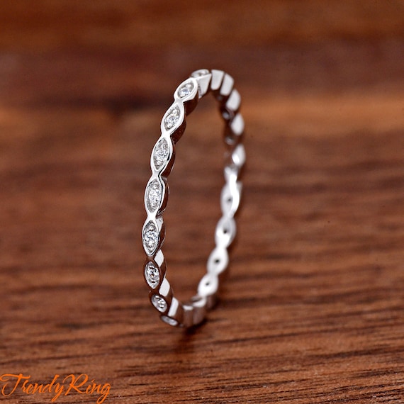 Sterling Silver Wedding Bands For Women Sterling Silver Princess Cut Eternity Band With White CZ – Sizes 4-12 – .925 Silver, Nickel-Free, Channel-Set – Perfect For Women 3mm Width CZ Ring - Foto 4