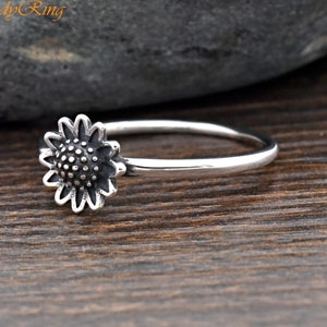 Oxidized Silver Sunflower Solitaire Ring, Dainty Flower Ring, Womens Sunflower Ring, Silver Antique Vintage Style Flower Ring