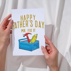 Cartão de Feliz Dia dos Pais, Sr. Conserta | Cartão Dobrado 5x7 para Imprimir com Caixa de Ferramentas e Ferramentas | Saudação DIY para o Pai | Download Instantâneo