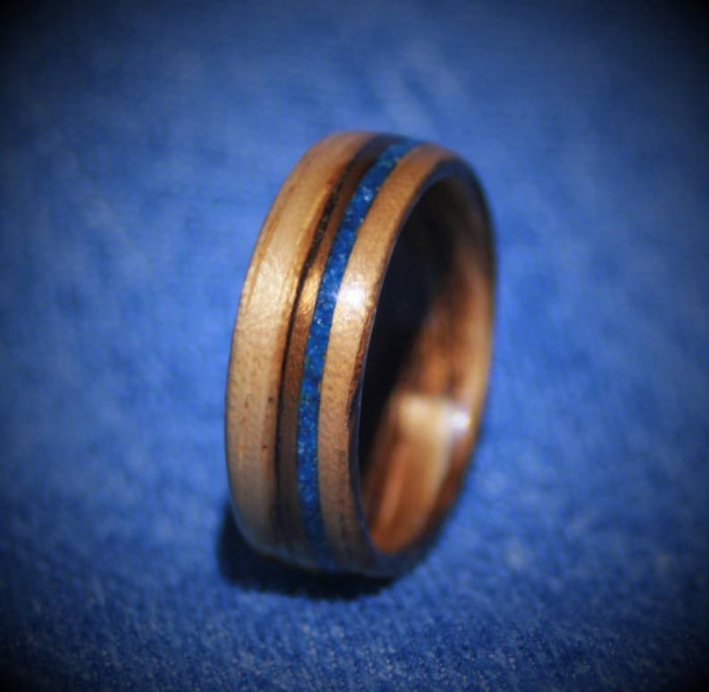 Houten ring Bentwood Zebrawood Ring Handgemaakt Mens Anniversary Woman Wedding Band Promise Ring Engagement Blue Stone Inlay afbeelding 1