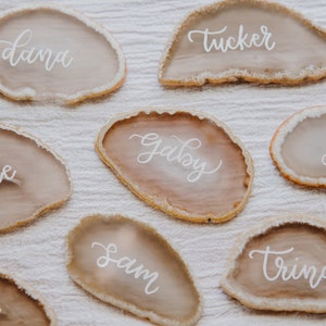 Tarjetas de lugar de ágata para bodas