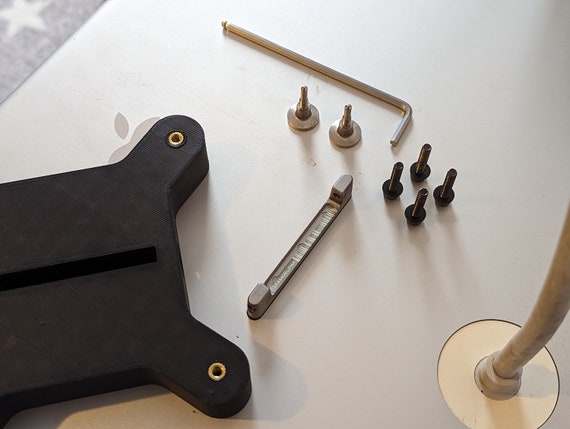 VESA Adapter for Apple Cinema HD Display 20, 23, and 30 Inch