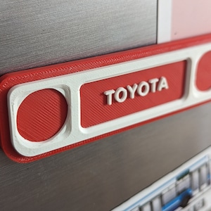 Toyota Land Cruiser FJ40 Grille Fridge Magnet - Post 1979
