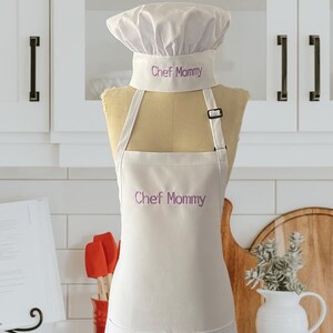 Embroidered White Apron with Chef Hat / Chef Mommy Apron / Chef Mommy Hat / Mothers Day Gift / White Apron and Chef Hat Set / Custom Apron