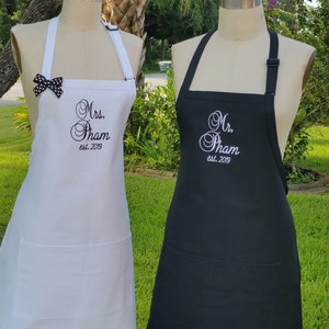 Couple Personalized Aprons/ Wedding gift idea / Hostess gift idea/ New Mr. and Mrs. Aprons gift/ Black and White Aprons / Elegant Aprons .