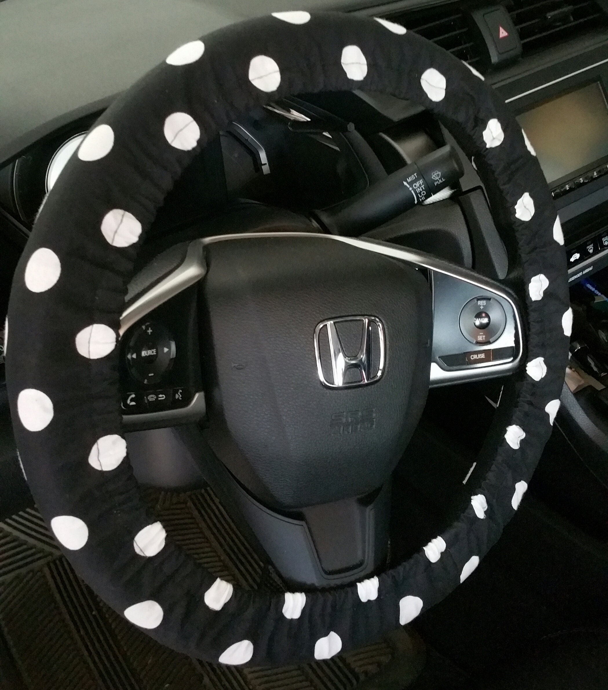 Black And White Polka Dot Steering Wheel Cover