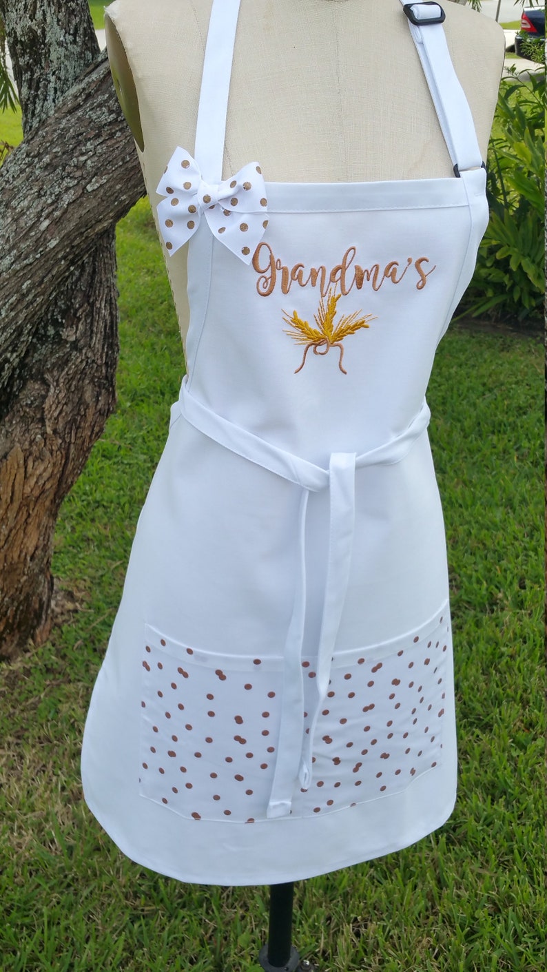 Women's Personalized Aprons/ White apron embroidery in Etsy.de