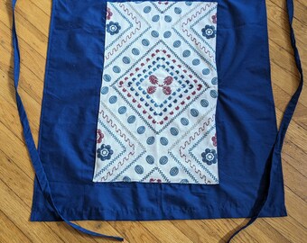 ユニークな刺繍の民族エプロン
