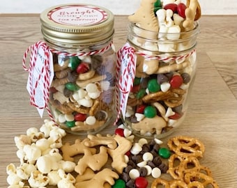 Christmas Animal Cracker Mix - Chocolate Pretzel - Pretzel in a Jar - Christmas Gifts- Christmas Cookies - Mason Jar Cookie Mix