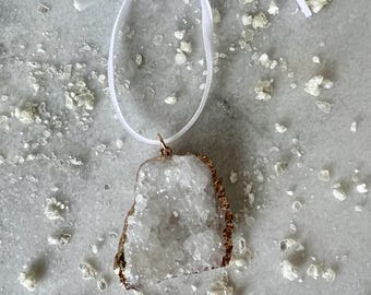 White & Gold Geode Christmas Tree Ornament: Holiday Decoration