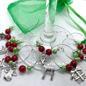 8 x Christmas Wine Glass Charms: Festive Table Decoration, Secret Santa Gift (Set of 8)