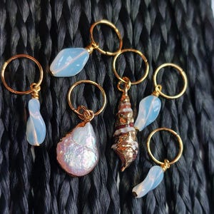 Pearl & Shell Loc Jewelry – 6 Pc Hair Ring Set for Braids, Dreads, Twists | Boho Wedding Hair, Beach Hair Accessory, Jewelry for Braids
