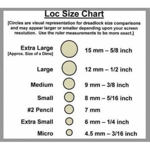 Op de afbeelding: Een grafiek die verschillende dreadlock-maten laat zien met bijbehorende metingen in millimeters en inches. De grafiek bevat maten zoals Extra Large, Large, Medium, Small, #2 Pencil, Extra Small en Micro.