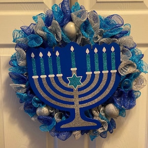 Medium | 14 Inch | Hanukkah | Menorah | Wreath | Holiday