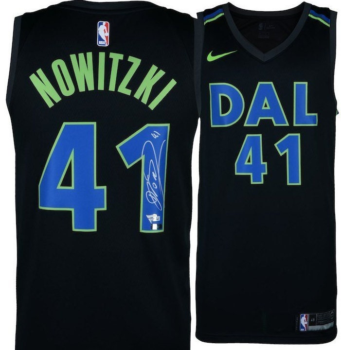 dirk nowitzki signed jersey