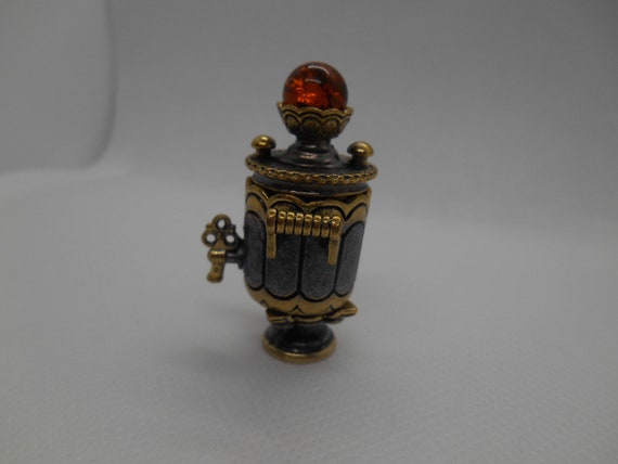 Thimble BUTTERFLY /& FLOWERS Solid Brass Metal Russian Souvenir Collection