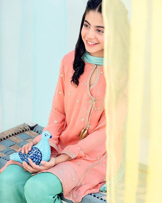 Salwar kameez for deals 7 year old