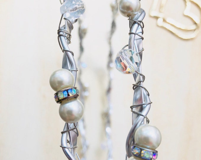 Wedding crowns with silver and aluminum / Stefana gamou apo asimi k metalo