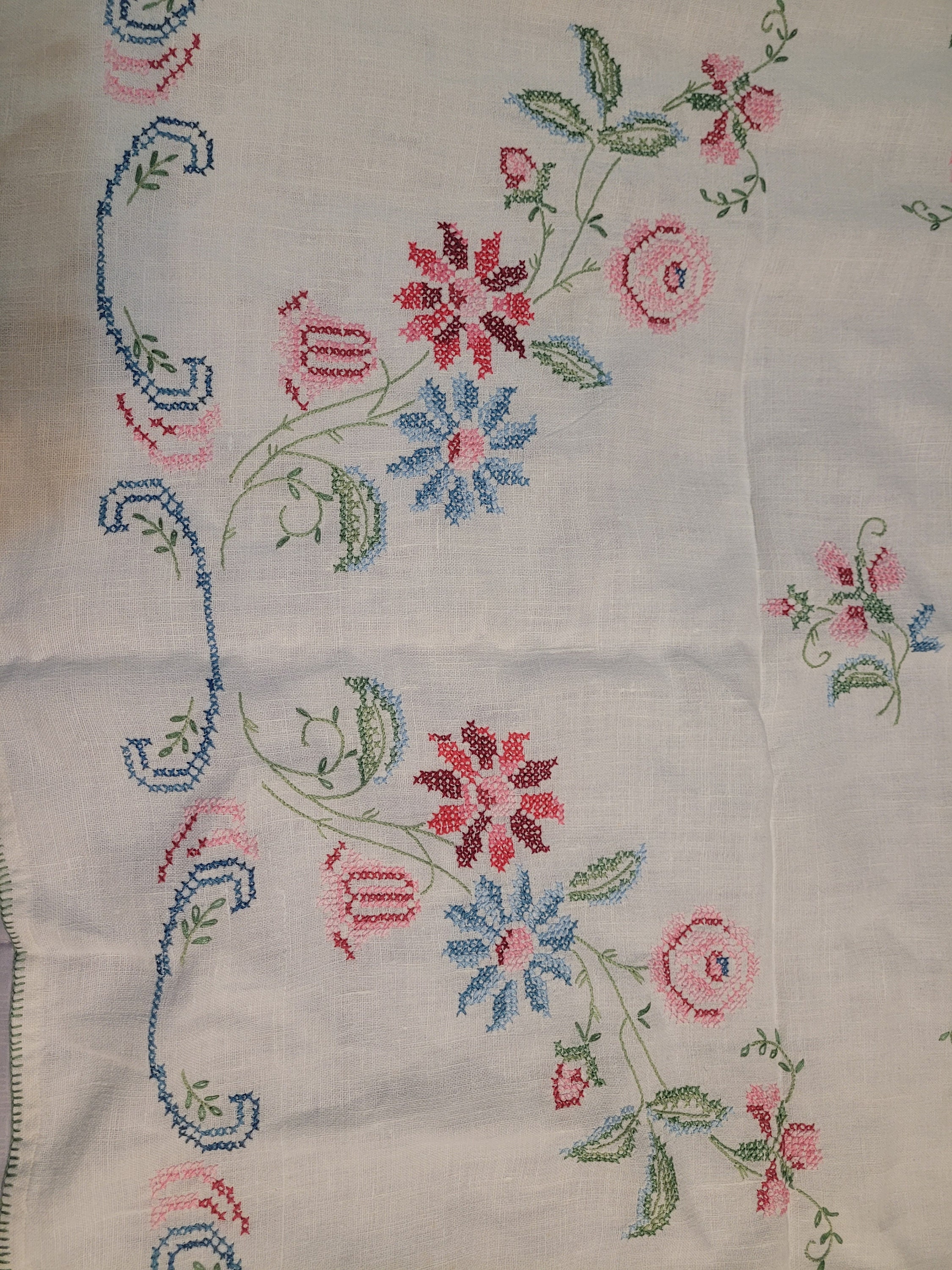 Beige European Cross-stitch and Crochet Antique Linen