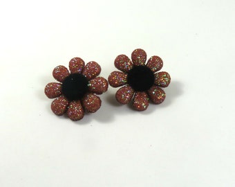 Sementales de flores, sementales de flores brillantes, flores marrones, pendientes de flores marrones, pendientes de primavera