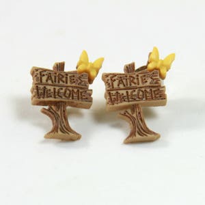 Pendientes de signo de hadas, signos de signo, sementales de hadas, pernos de mariposa amarillas, pendientes de mariposa, pernos de mariposa