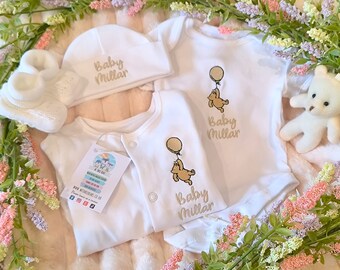 Winnie the Pooh Baby Grow / Personalised Sleepsuit Set / Born in 2024  / Coming Home Outfit / Winnie the Pooh Baby Clothes / Baby Shower