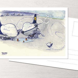 Könnte beinhalten: Eine Aquarellillustration von drei Flugzeugen auf einer Landebahn. Die Flugzeuge sind alle weiß mit blauen und gelben Akzenten. Die Flugzeuge befinden sich alle in verschiedenen Positionen, wobei ein Flugzeug in der Luft und die anderen beiden am Boden sind. Die Flugzeuge sind alle mit "Lufthansa" beschriftet. Die Illustration ist mit "Pepp" signiert.