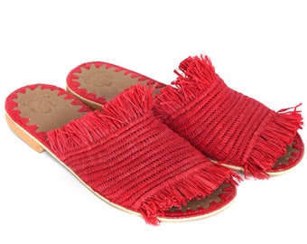 Red Raffia Shoes / Raffia Slippers with a fringe / Raffia Sandals / Raffia Slides / Moroccan Shoes  / Mules / Straw Summer Slippers