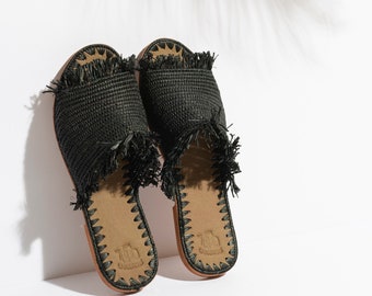 Black Fringed Raffia Shoes /  Raffia Slippers / Raffia Sandals / Raffia Slides / Moroccan Shoes / Moroccan Slippers / Summer Straw Shoes